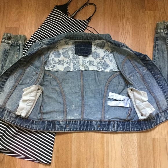 Guess Denim Jacket😎✌🏽☯️ - Picture 6 of 8